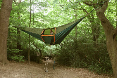 ちょっとしたツリーハウス？ ハンモック＋テント「tentsile
