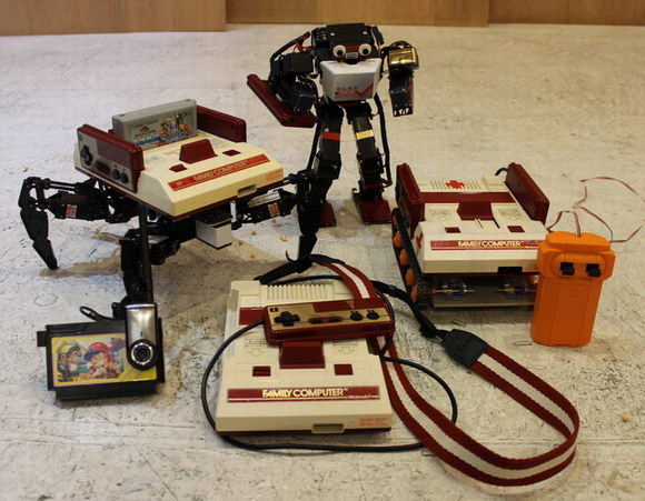 【未使用】任天堂　ファミリーコンピュータロボット Yahoo!オークション - FC ファミコン ファミリーコンピュータ