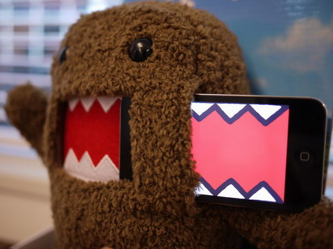 iPhone対応スマートぬいぐるみ「iどーもくん」が破壊的にかわいいけど