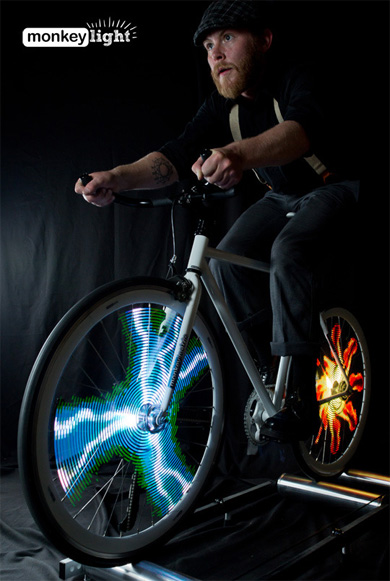これは未来の痛ホイールだ！ LEDライトで自転車を8ビットカラー
