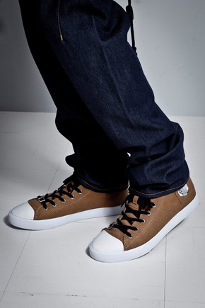 調査兵団スニーカー