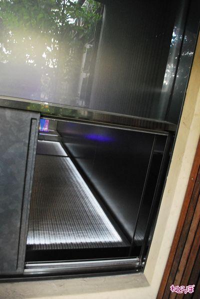 サイバーな茶室