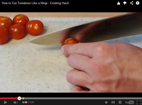 画像（ミニトマトを一気にスパッと半分に切る方法1）