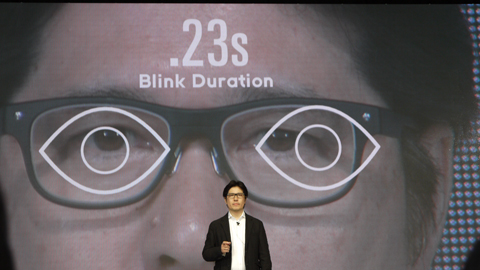 画像（目の動きを検知）