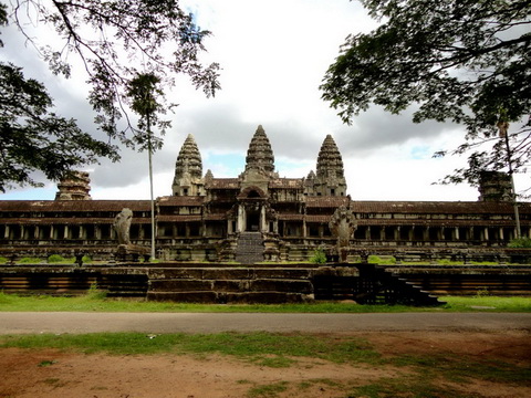 トリップアドバイザー