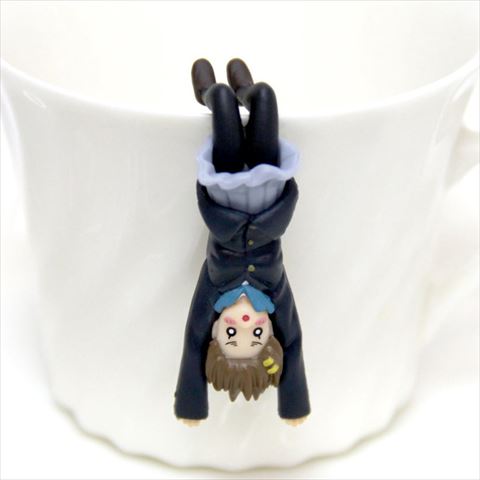 コップのフチに飾れる「けいおん！」キャラのフィギュア、奇譚