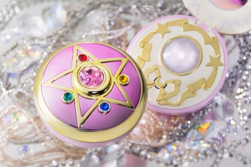 セーラームーンR」の変身アイテム「クリスタルスターブローチ