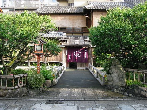 トリップアドバイザー