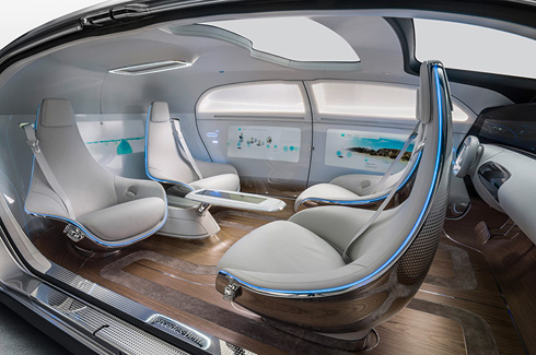 未来の車は対面座席？ メルセデス・ベンツが自動運転カー「F 015