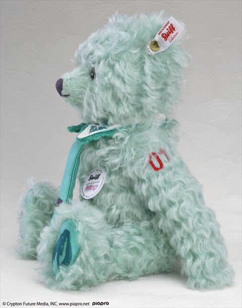 初音ミク×シュタイフ みっくみくカラーのクマのぬいぐるみ発売