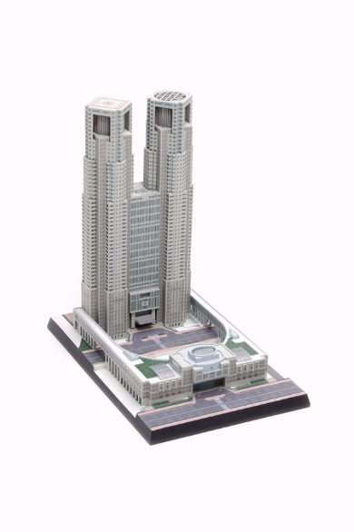 あの「東京都庁舎」が1／2000スケールプラモデルキットになって