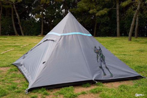 EVANGELION 寝るふ本部 エヴァのNERVがテントになった「寝るふ本部」登場 2015個限定で