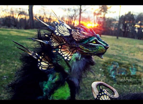 大きな木製の彫刻(空想生物) 幻想的で超リアル「空想動物彫刻」が今にも動き出しそうで震える