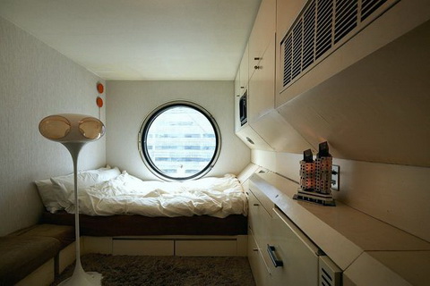 中銀カプセルタワービル