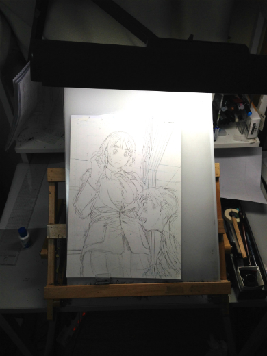 仕事場での一枚。二人の間でどのような会話が生まれているのだろうか ©オジロマコト／双葉社