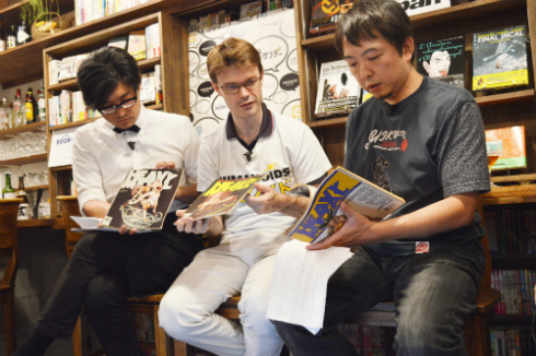 「Heavy Metal」をめくりながら語る藤原さん