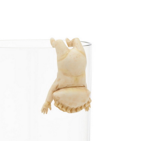 漫画「ドロヘドロ」のギョーザ男がコップのフチに降臨したので