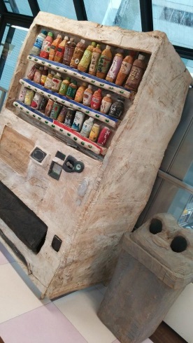 木彫りの自動販売機