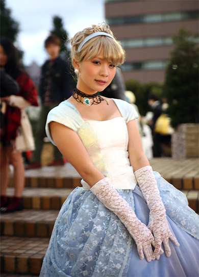 アナと雪の女王よりエルサ