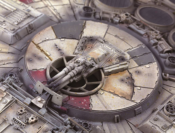 船体の傷跡や汚れまで再現