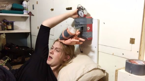 手で叩く目覚まし