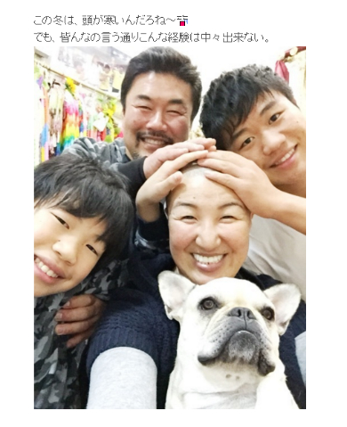 散髪後、家族で撮った一枚