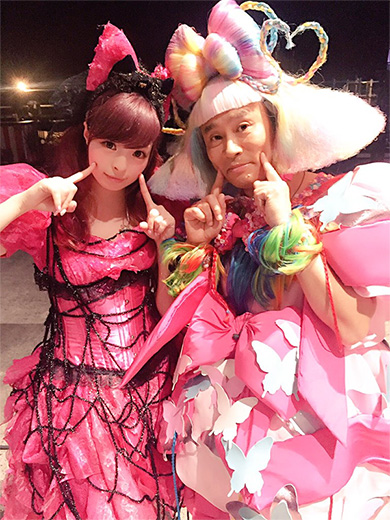 私の妹ちゃんの浜田ばみゅばみゅちゃんと（写真はきゃりーさんのTwitterより）