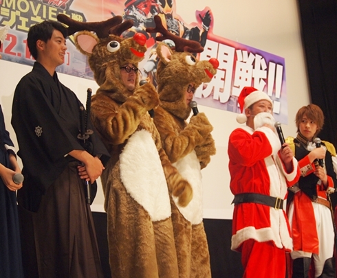 トナカイのコスプレをしたシソンヌ