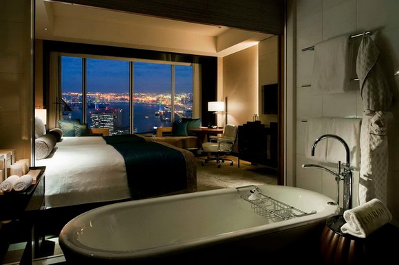 トリップアドバイザー