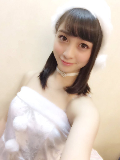 サンタコスを披露した橋本環奈さん