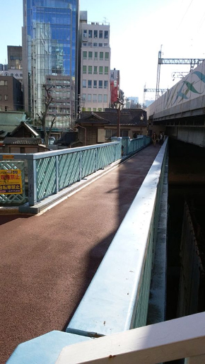 SIMフリー「arrows」がモバイルSuicaに対応！