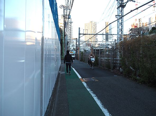 SIMフリー「arrows」がモバイルSuicaに対応！