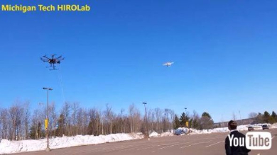 ドローンを捕獲するドローン