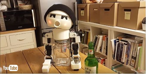 お酒を飲んでくれるロボット