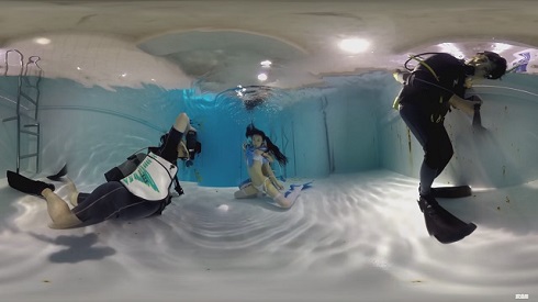 全天球カメラのとらえた「水中ニーソ」撮影風景