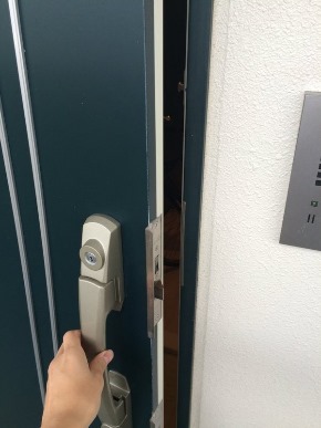 ドア
