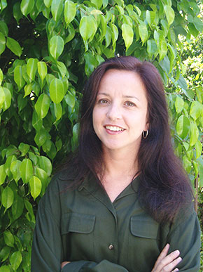 カルメン・フォート教授