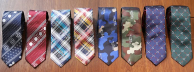 天然シルクの光沢感は銀色の巨人・ウルトラマンのイメージとも重なる