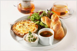 kewpie mayo caf&eacute;