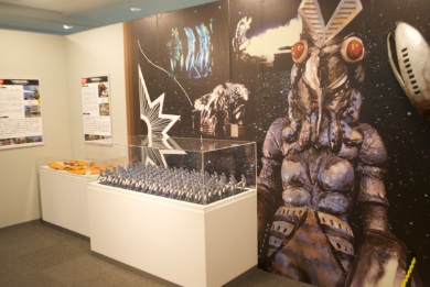 バルタン星人が乗ってきた宇宙船にいると思われる20億3000万同胞の様子も一部再現するなどマニア心をそそる展示があちらこちらに。