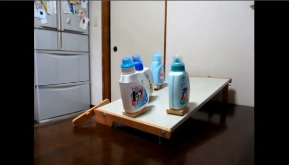 液体洗剤の二足歩行競争