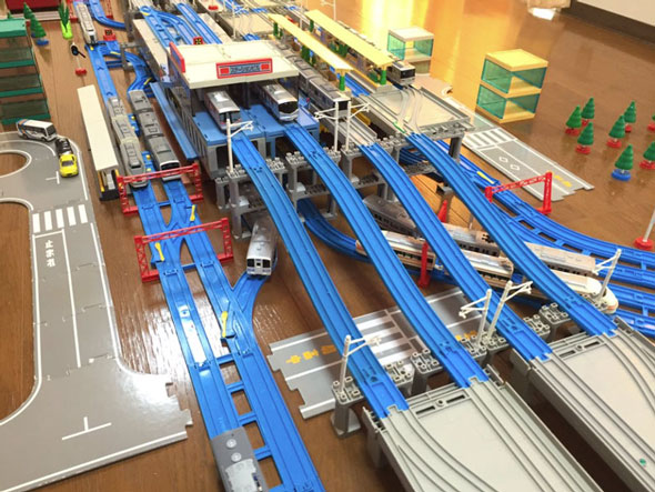 プラレール北千住駅