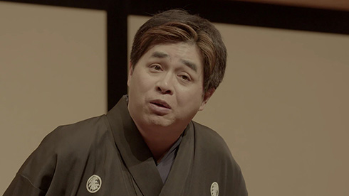 江戸っ子口調でまくし立てるアムロウの迫力