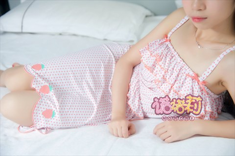 苺のパジャマワンピース