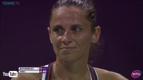 テニスネコ乱入