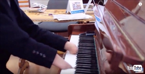 指のないピアニスト