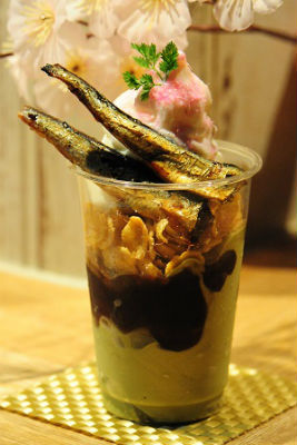 桜といわしのパフェ