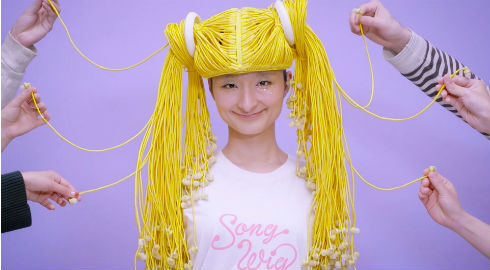 髪の毛がイヤフォンでできたウィッグSong Wig