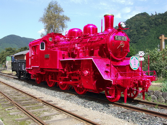 若桜鉄道にピンク色のSLが走る 鳥取県に新たな“ピンクスポット