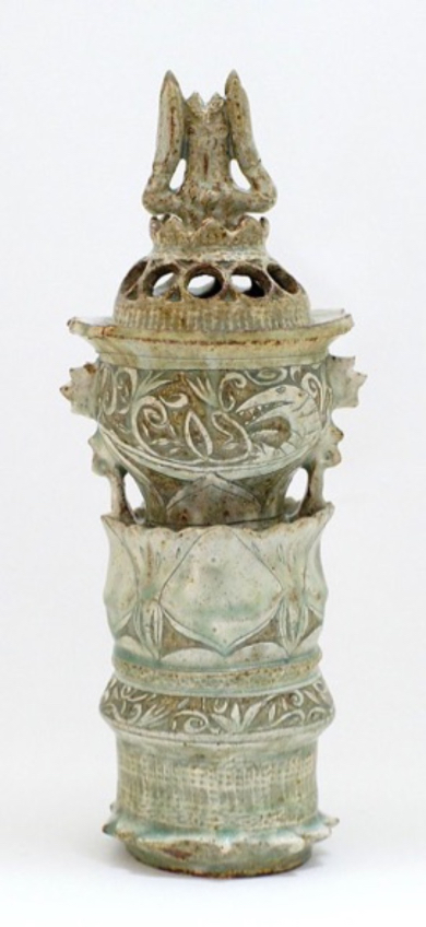 坂口健さん作「彩刻三島怪獣香炉」